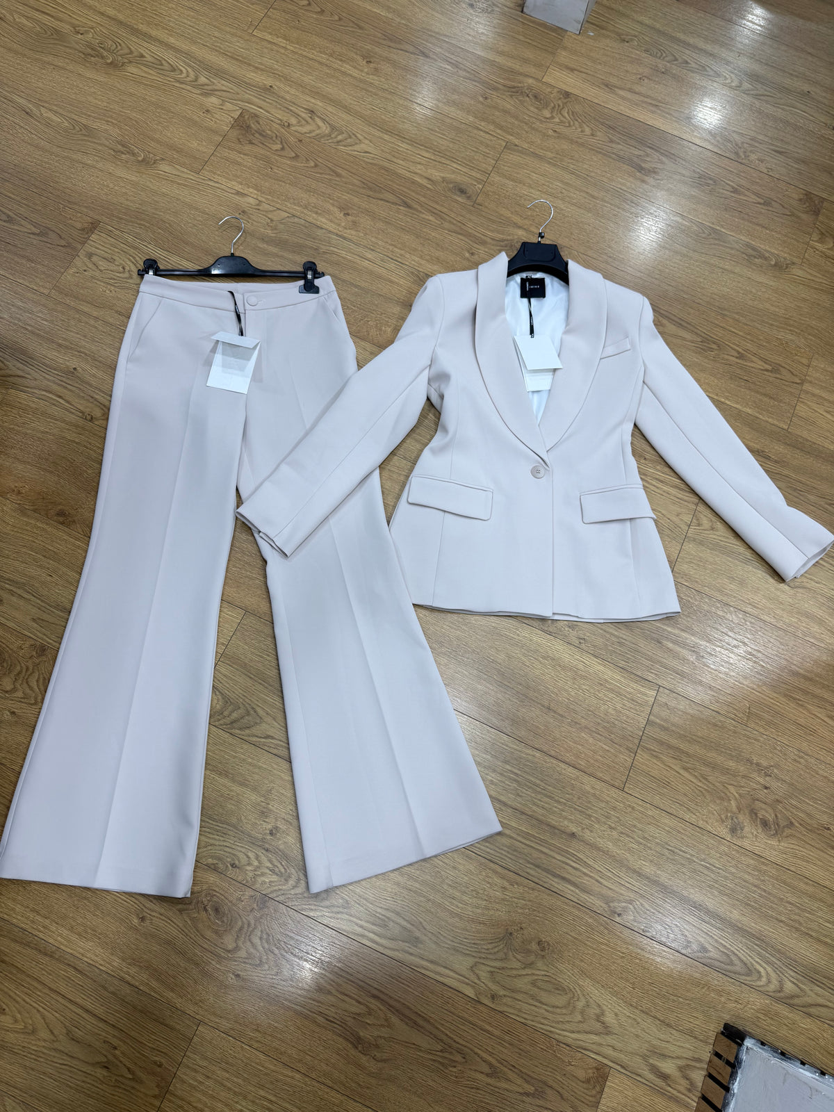 TAILLEUR LUMINA m